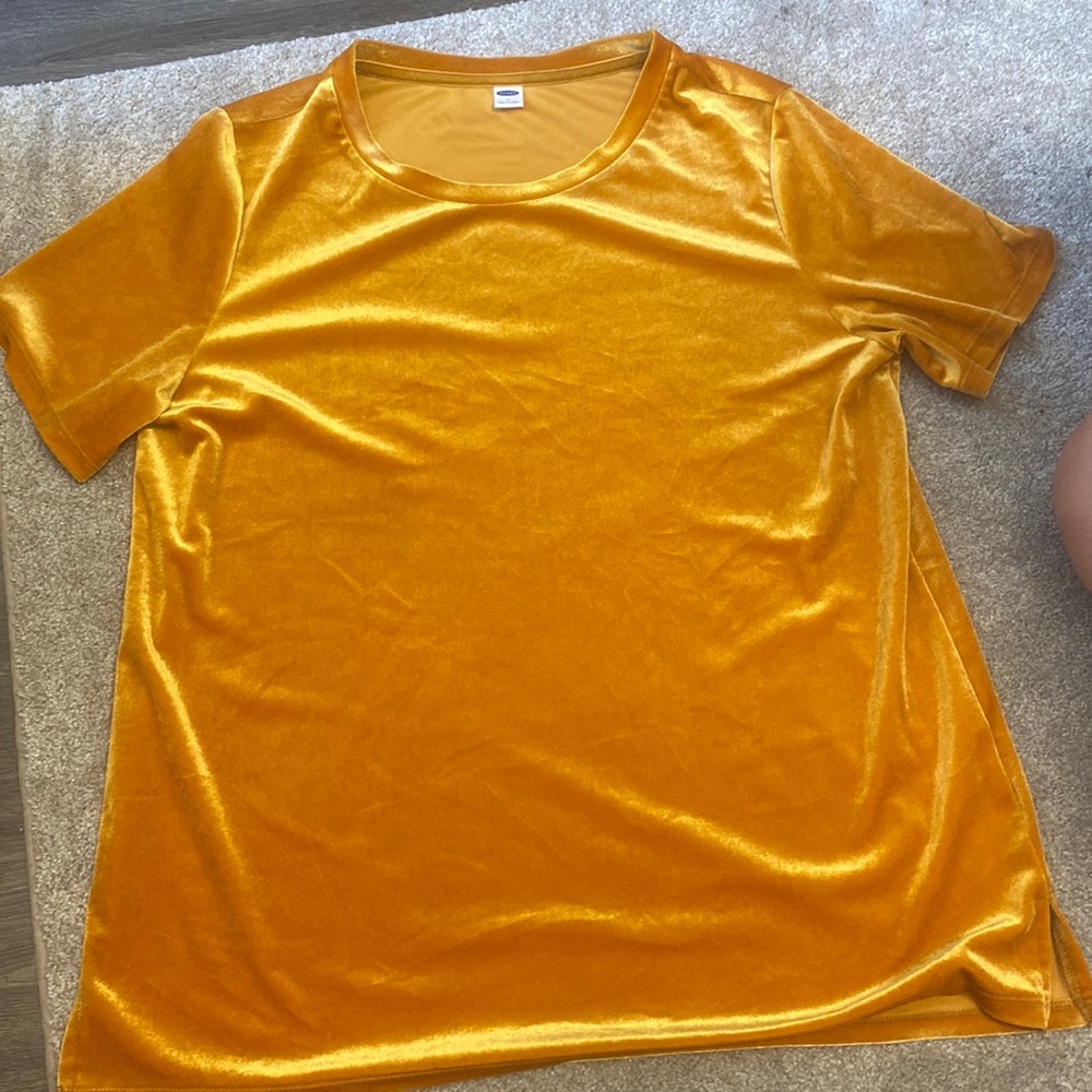 Old Navy velour T-shirt.
